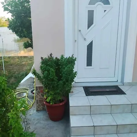 Babis House Appartamento *