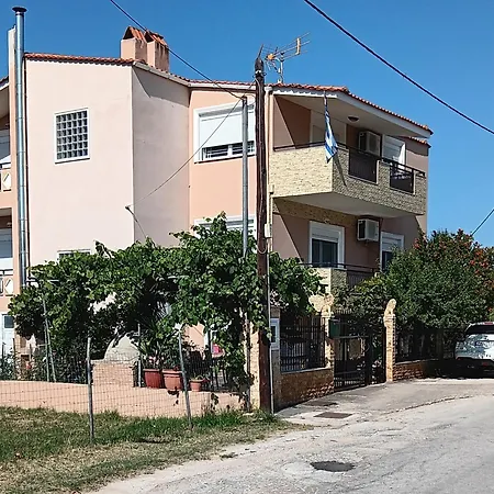 Babis House Appartamento *