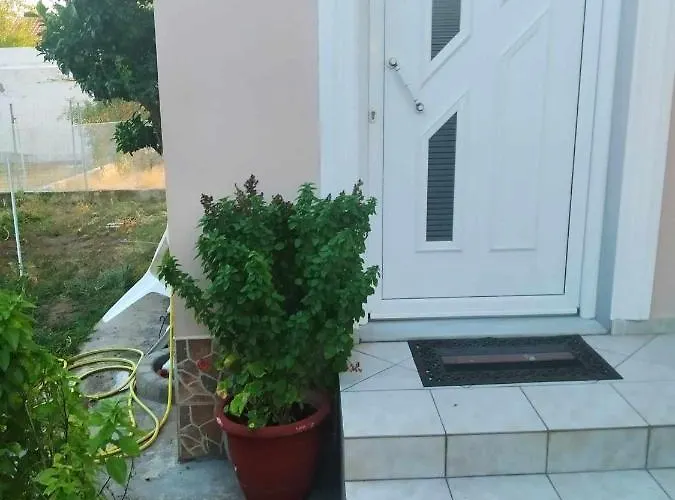 Babis House Apartment *