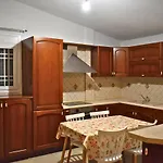 Babis House Apartament *