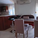 Apartament Babis House *