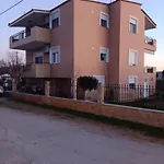 Apartament Babis House