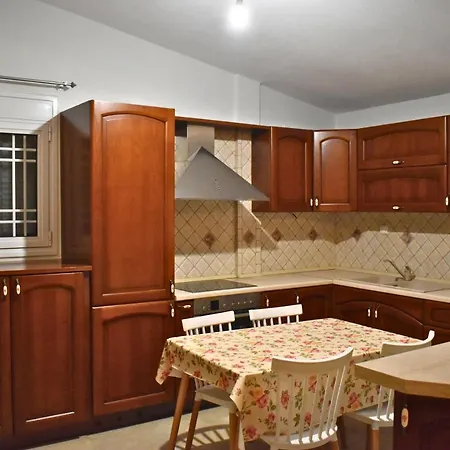 Babis House Apartmán *