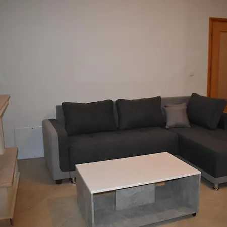 Babis House Apartmán *