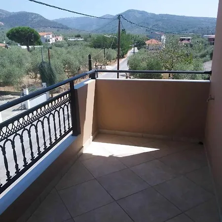 Babis House Лименария